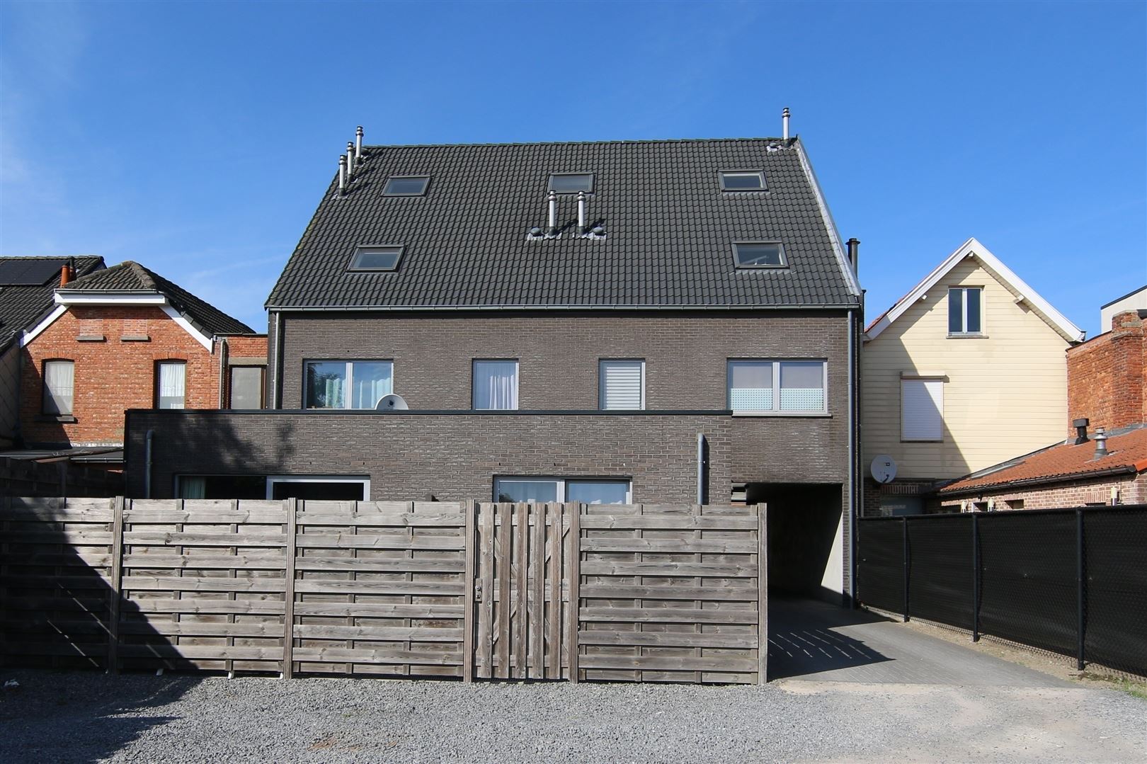 Goed gelegen garagebox te huur - foto 4