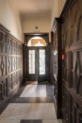 Op een steenworp van het centrum van Hasselt, langs de Kuringersteenweg, bevindt zich een uitzonderlijk eigendom dat geschiedenis, architectuur...