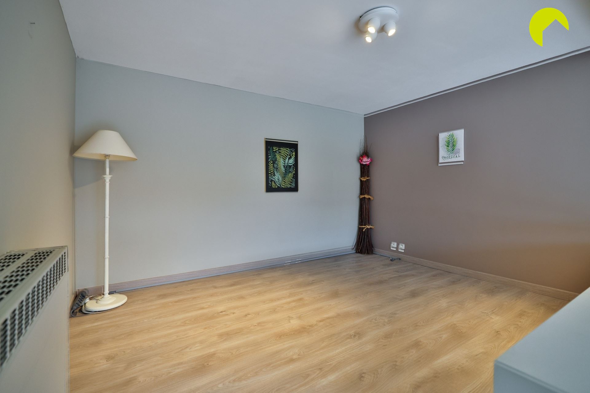 Gelijkvloers appartement (75m²) met 1 slaapkamer, groot terras (100m²) en garagebox - foto 3