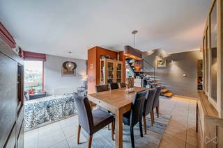 In the highly sought-after Petit Ry neighbourhood of Limelette (Ottignies), close to the station and bordering fields, WEINVEST is delighted...