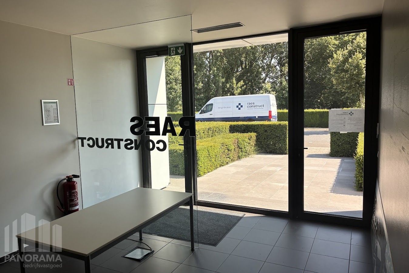 Instapklaar bedrijfsgebouw van 1.310 m² te huur op een toplocatie in Gullegem - foto 4