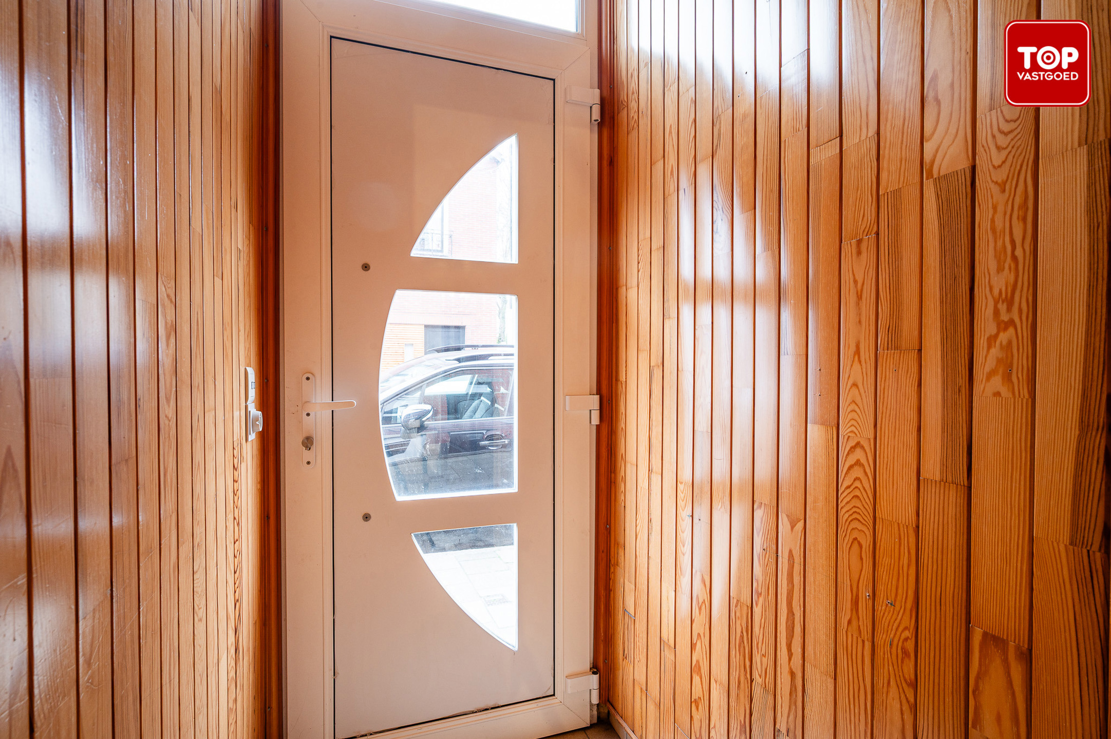 Te renoveren woning met 4 slaapkamers en leuke stadstuin. - foto 3