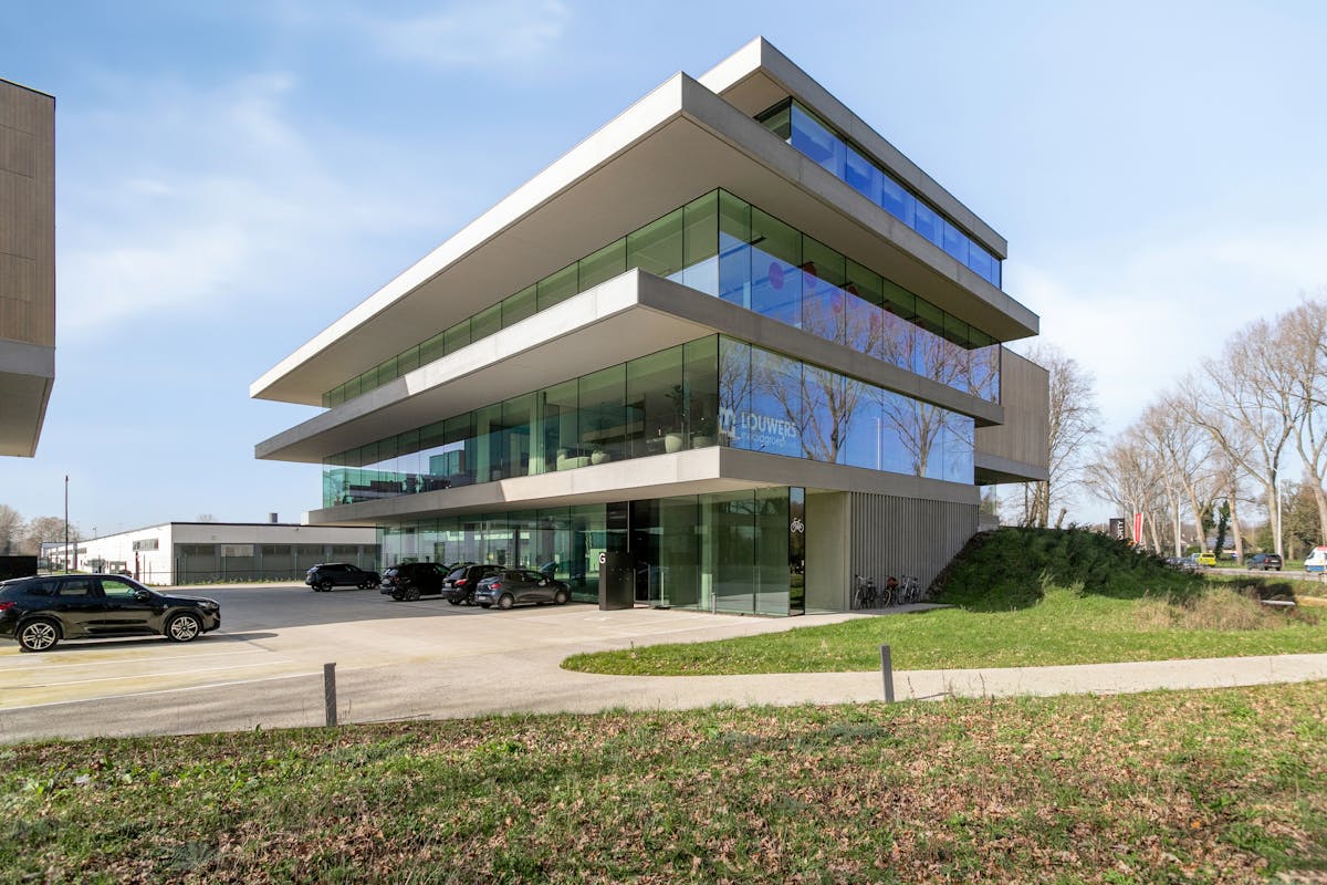 Nieuwbouw kantoren te Oostkamp - Project O-Forty - foto 1