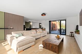 Deze volledig gerenoveerde woning bevindt zich in het hart van Peer, op een uiterst centrale ligging. Winkels, scholen en belangrijke...