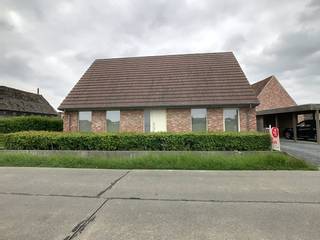 De snelste manier om een bezoek te brengen aan deze woning? Vraag je bezoek aan via de rode knop op onze website (www.dewaele.com) en je...
