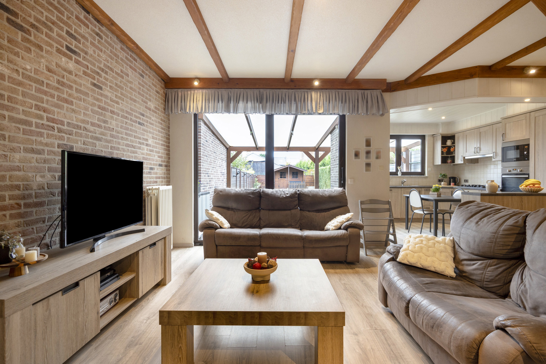 Ruime instapklare woning met 5+ slaapkamers, garage en tuin - foto 5