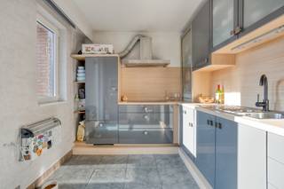 Dit triplex appartement in Leuven biedt verrassend veel ruimte op wandelafstand van het centrum. Hier woon je centraal, met alle...