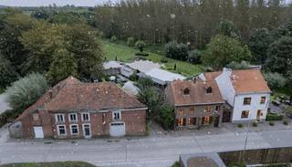 Deze woning, gelegen in het rustige en groene Borgloon, biedt u een unieke kans. Het huis vormt de perfecte basis voor een volledige renovatie...