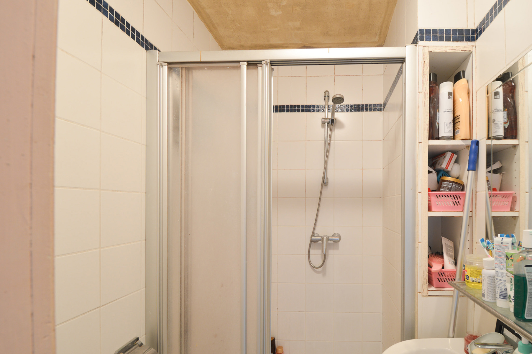 OPBRENGSTEIGENDOM VAN 4 APPARTEMENTEN EN MAGAZIJN - foto 5