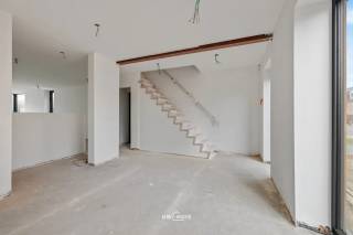 In de Sint Annaboomstraat 89 te Zwijndrecht bevindt zich deze moderne en energiezuinige woning op een rustige, groene locatie, terwijl je toch...