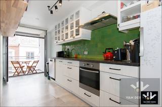 Instapklaar 2-slaapkamerappartement recht in het centrum van Hasselt - met 2 kelderbergingen! TROEVEN:- Energiezuinig: EPC label B! - Elektrische...