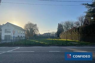 Mooi perceel bouwgrond met volgende eigenschappen:` perceelgrootte van 10a 71ca (20m x 53,75m)` voor het realiseren van een open bebouwing` gelegen...