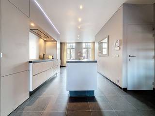 ZEER RUIM, LUXUEUS EN ENERGIEZUINIG APPARTEMENT MIDDEN IN HET STADSCENTRUM VAN IEPER! HET APPARTEMENT BIEDT EEN BEWOONBARE OPPERVLAKTE VAN 132M² EN...