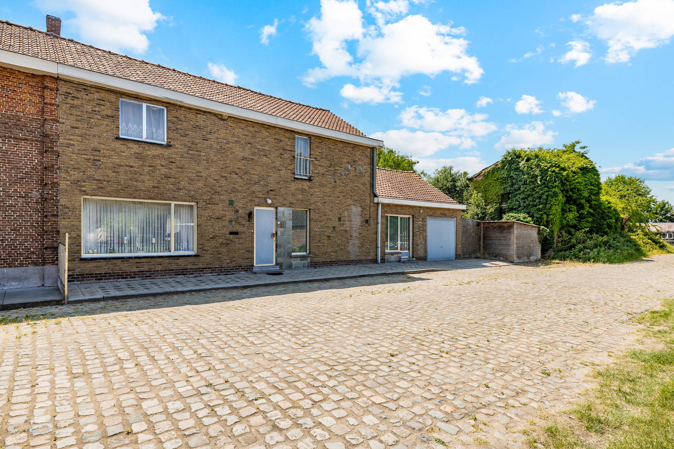 AUTHENTIEKE WOONST IN BOEKHOUTE - foto 1