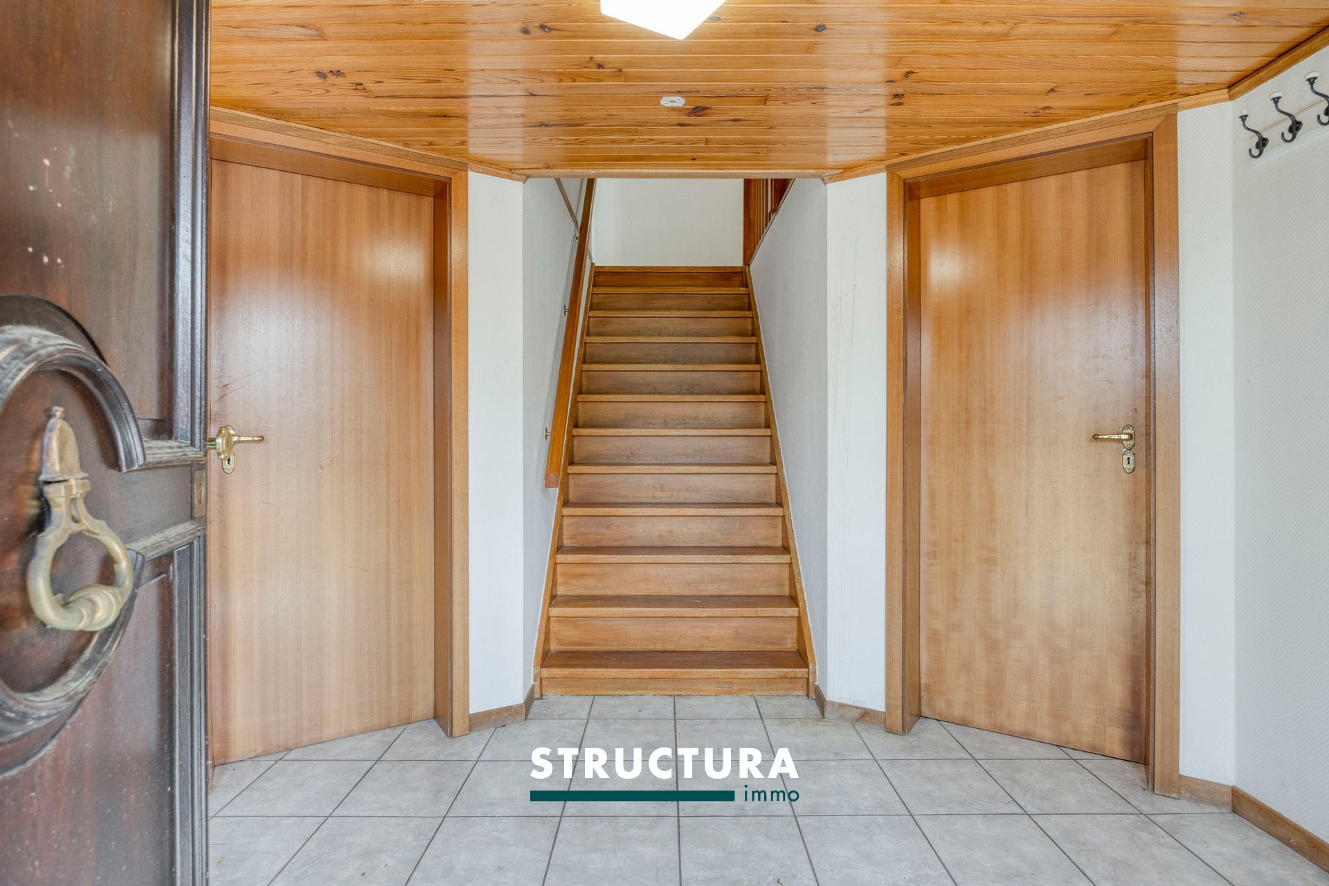 Villa met 4 slaapkamers en 2 garages - foto 4