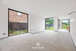 Voor meer info en foto’s, surf naar www.swevers.be – In Beringen, aan de Lummenseweg, wacht een gloednieuwe halfopen bebouwing op haar...
