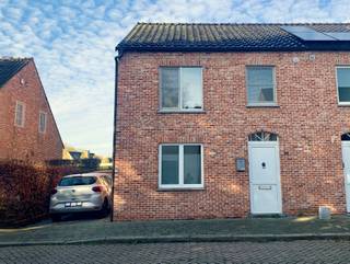 Halfopen bebouwing met 3 slaapkamers en gezellige tuin op wandelafstand van het centrum van Herentals • EPC: 243kWh/m²jaar • Beschikbaar...