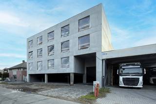 In deze nieuwbouwontwikkeling wordt een moderne kantoorruimte van 295 m² gerealiseerd op de 2de verdieping. Gelegen in de industriezone van...