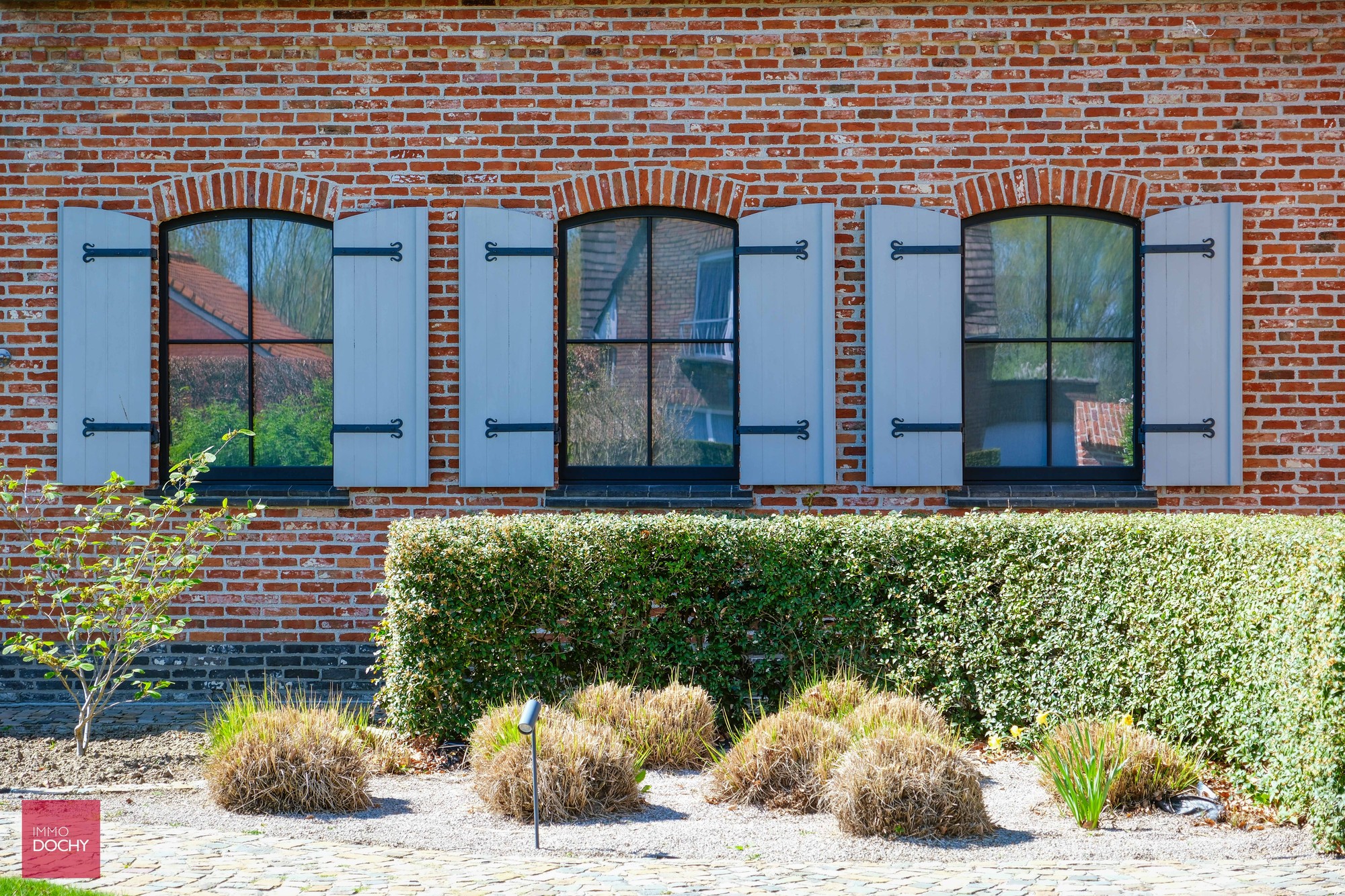 Instapklare ruime villa met grote garage en bijgebouw - foto 4