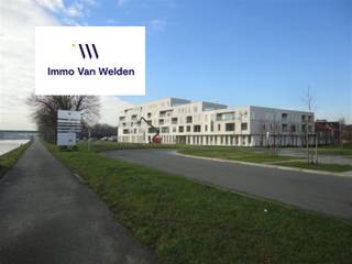 Prachtig appartement op unieke locatie ! Instapklaar ! Indeling : inkom, berging, open ingerichte keuken, eet-en zitplaats, badkamer, 1...