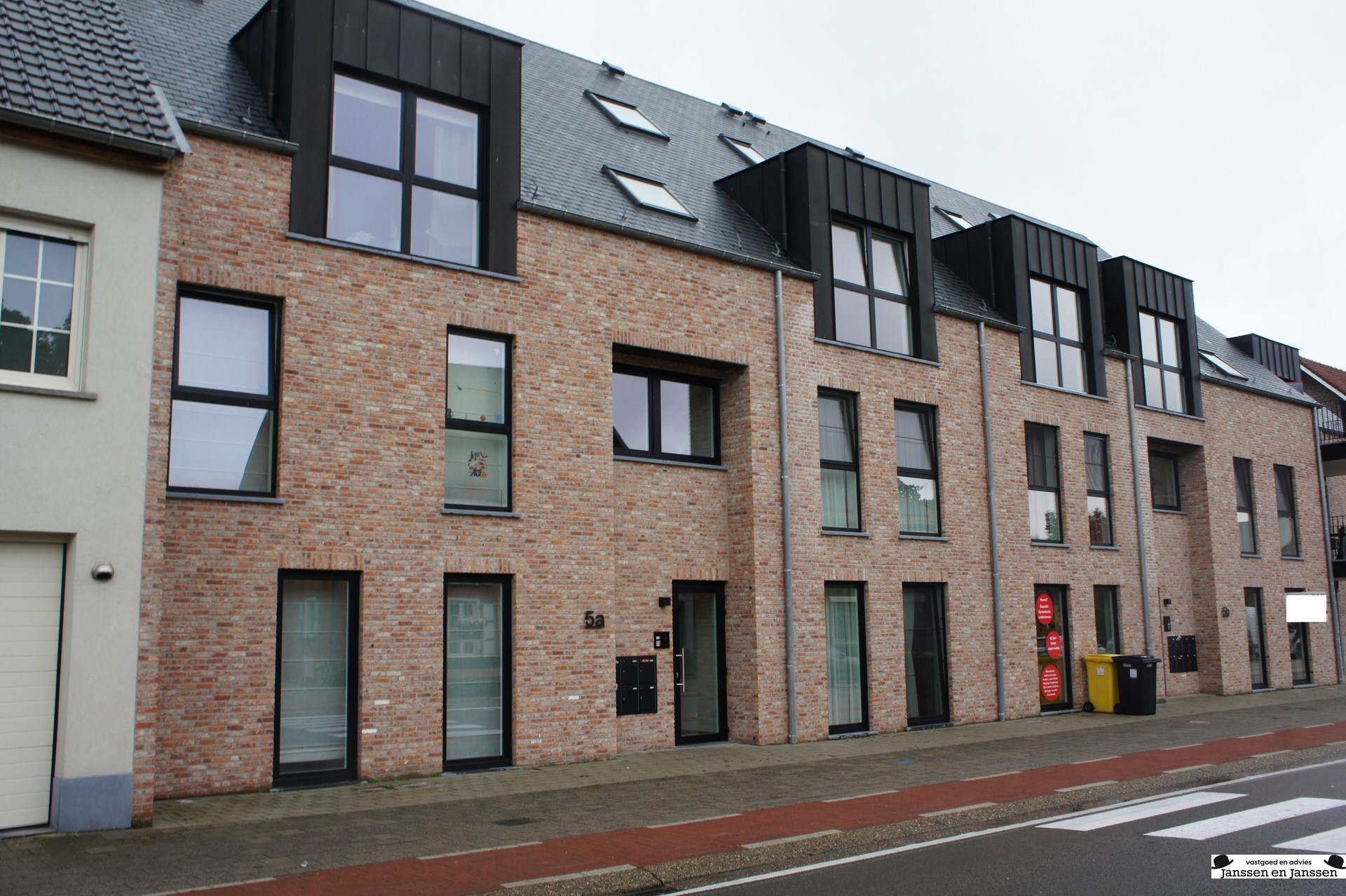 Duplex nieuwbouwappartement van 117 m² op de 2de en 3de verdieping met 2 slaapkamers - foto 2
