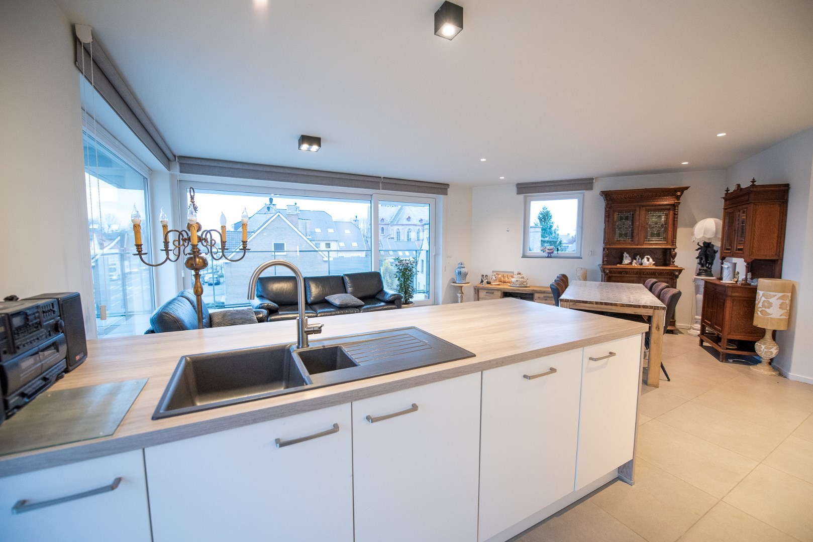 Recent perfect afgewerkt appartement op de 2e verdieping met open zicht! - foto 4