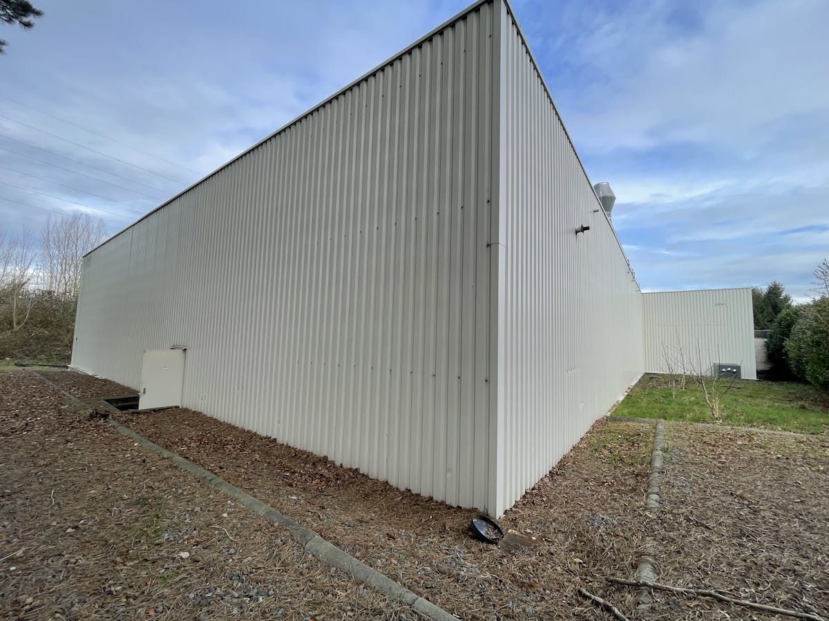 Ruime KMO-unit (ca. 825 m²) te huur in Nieuwerkerken - foto 4