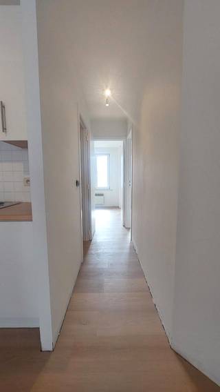 Vernieuwd en instapklaar appartement in het centrum van Bredene in de Duinenstraat.Op wandelafstand van winkels, openbaar vervoer en strand.In een...