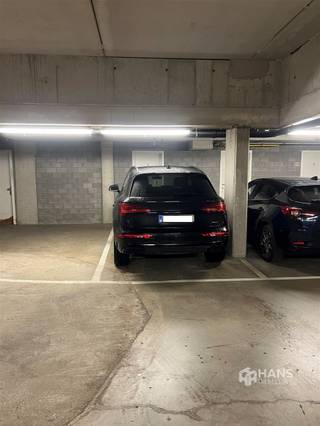 <p><span>Goed gelegen autostaanplaats in 2060 Antwerpen vlakbij Park Spoor Noord. De garage valt te betreden via een automatische poort. Voor heel ons aanbod of een gratis schatting ga naar www.hansimmo.be of bel 03/290.30.30.</span></p><p><span> </span></p>