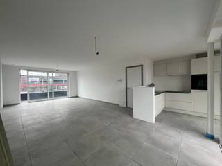 Op zoek naar een centraal gelegen nieuwbouwappartement? Dan is deze penthouse wat u zoekt. Met zijn grote raampartijen en 2 terrassen is dit...