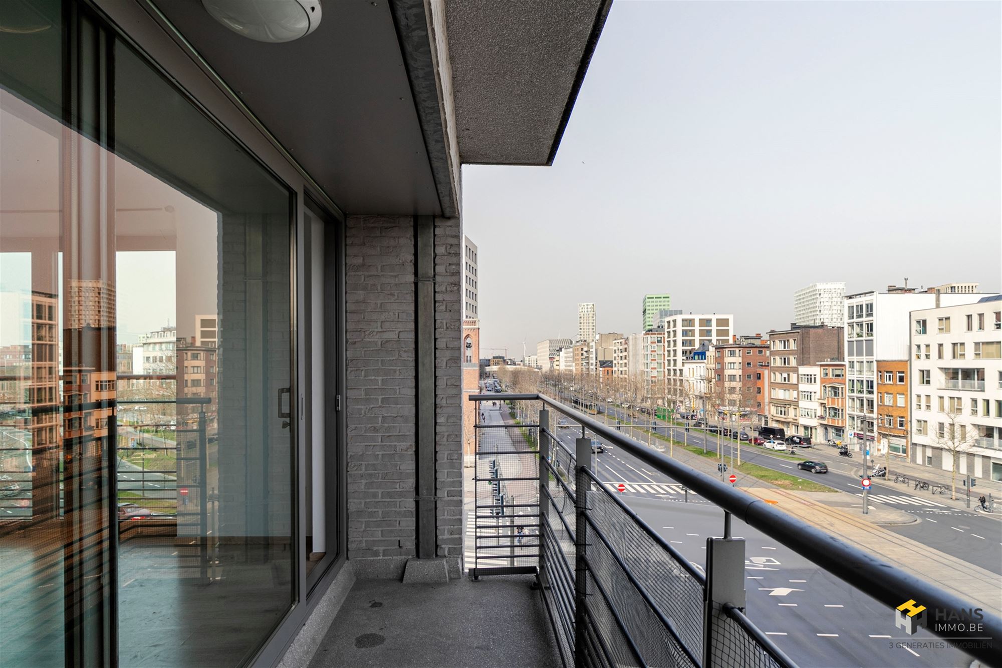 Instapklaar hoekappartement ( 100 m²) met 2 slaapkamers, 2 badkamers en terras (5 m²) in Antwerpen (2000). - foto 5
