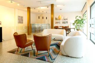 Op de heraangelegde Sint-Katelijnevest, één van de meest prominente straten van Antwerpen, bevindt zich dit karaktervolle kantoor. De imposante...