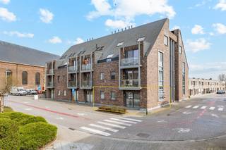 Dit instapklaar gelijkvloers appartement (75m²) is gelegen op een uitstekende locatie in hartje Melle.Op een steenworp van de Schelde (vlotte...