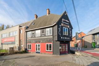 [[ DIT PAND NEEMT DEEL AAN DE ERA OPEN HUIZEN DAG OP 6/12 VAN 9:30 TOT 10:30 ]]Dit handelshuis met woonst biedt een uitzonderlijke zichtbaarheid op...