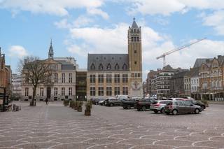 Voor meer info contacteer Eva via 0475 69 38 22 of via eva@vicusvastgoed.beEPC: CVerhuurd aan 640,-/mndIn het centrum van Roeselare vinden we dit...
