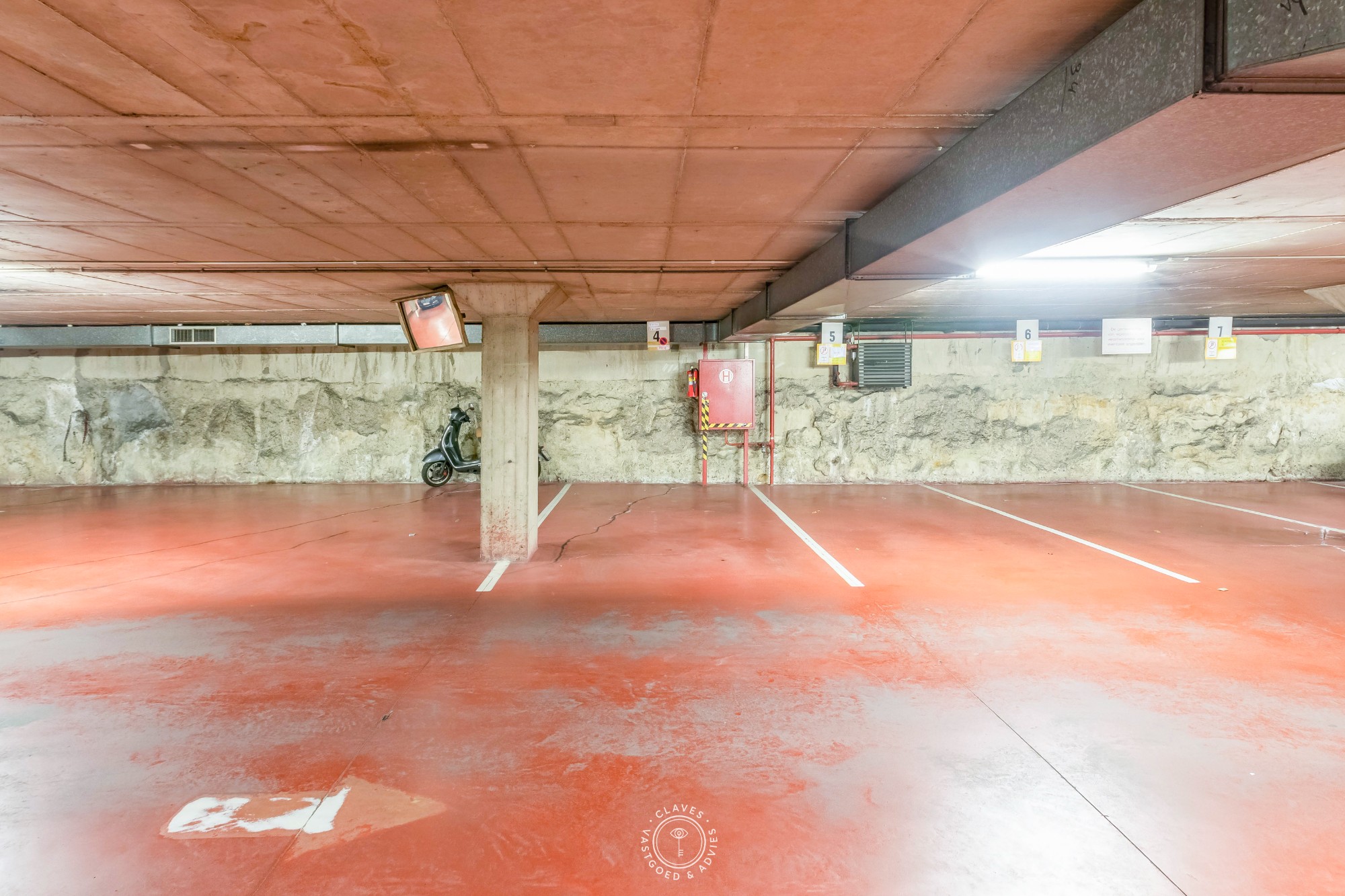 Garage for sale in Sint-Niklaas - photo 2