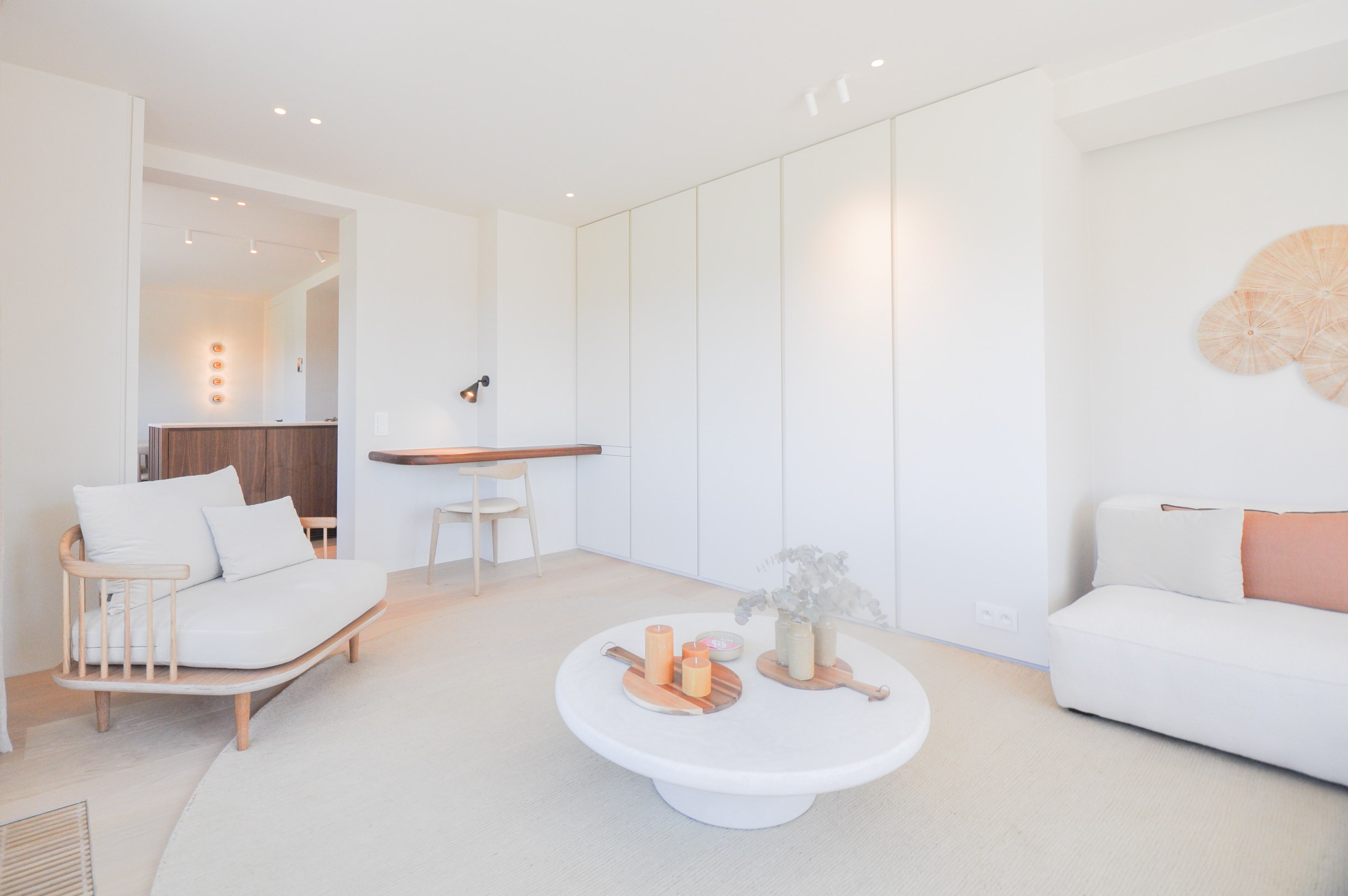 Appartement d'angle entièrement rénové avec une belle vue sur le lac de la Victoire. - photo 5