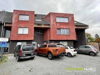 In Meerbeke ligt dit instapklare, gelijkvloerse appartement in de moderne en verzorgde Residentie Denderveld. Het appartement bevindt zich aan...