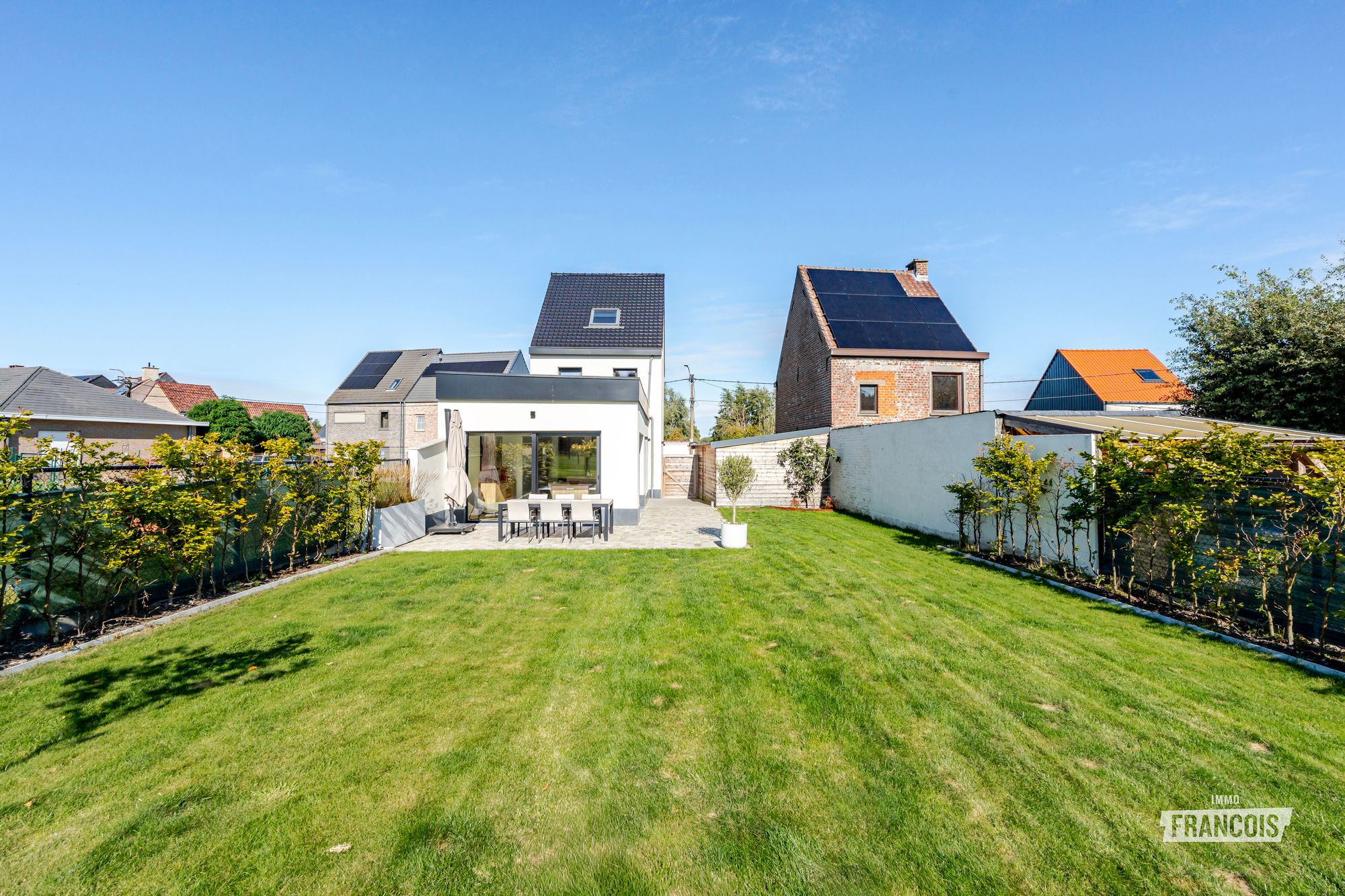 Smaakvol gerenoveerde gezinswoning met 3 slaapkamers in Impe - foto 2