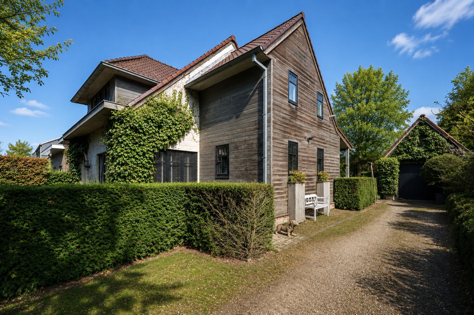 Charmante halfopen woning met polyvalent bijgebouw - foto 4