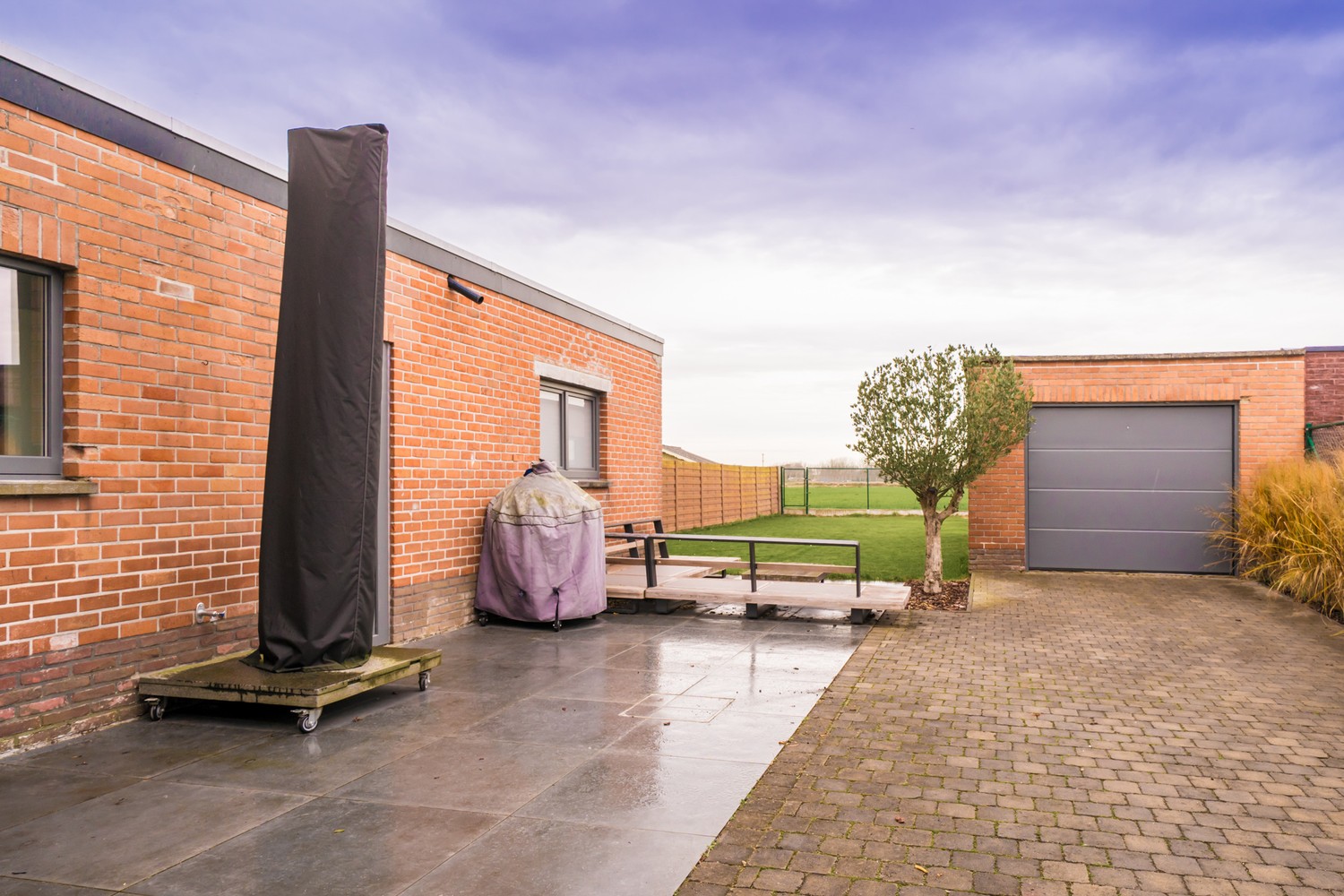 Halfopen bebouwing met ruime garage en prachtig uitzicht op de velden - foto 3