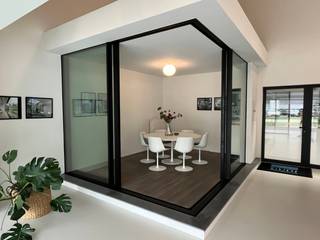 !!! SALE AND LEASE BACK !!!Een welgelegen bedrijfspand (KMO - industrie) van 2.815m² op een perceel van 4.335m².Indeling: magazijn met showroom en...