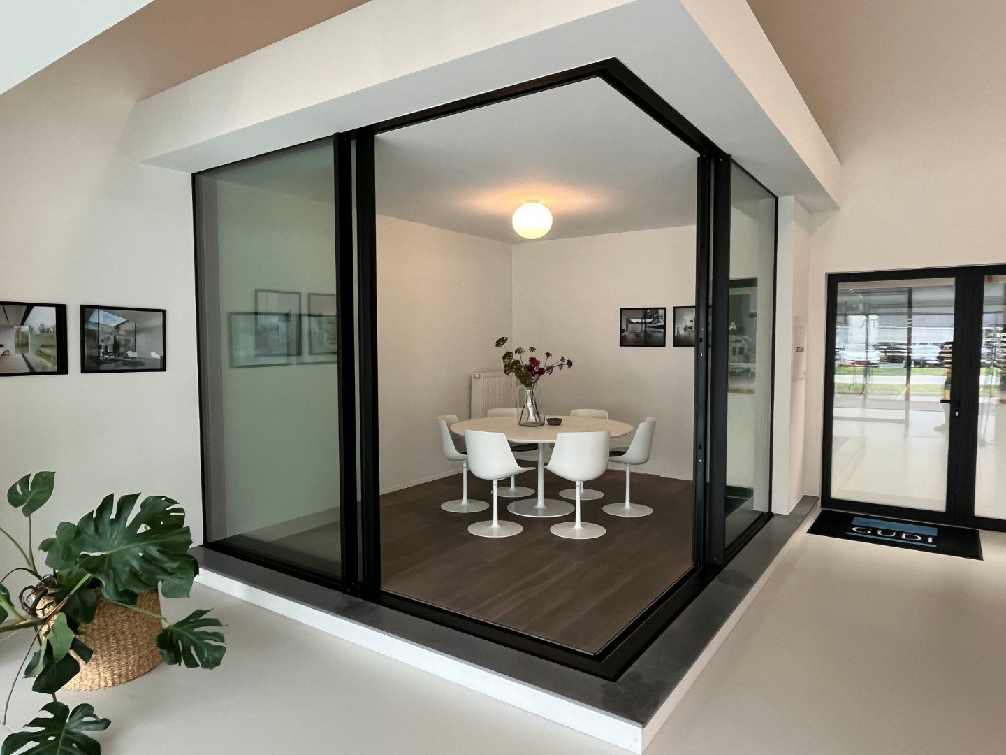 Een welgelegen bedrijfspand (KMO - industrie) van 2.815m² - foto 3