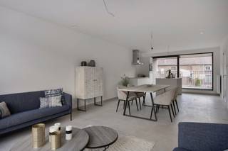 Te koop: Modern appartement op de eerste verdieping met 3 slaapkamers en zonnig terras in hartje Bazel. Er is een lift in het gebouw !Profiteer...