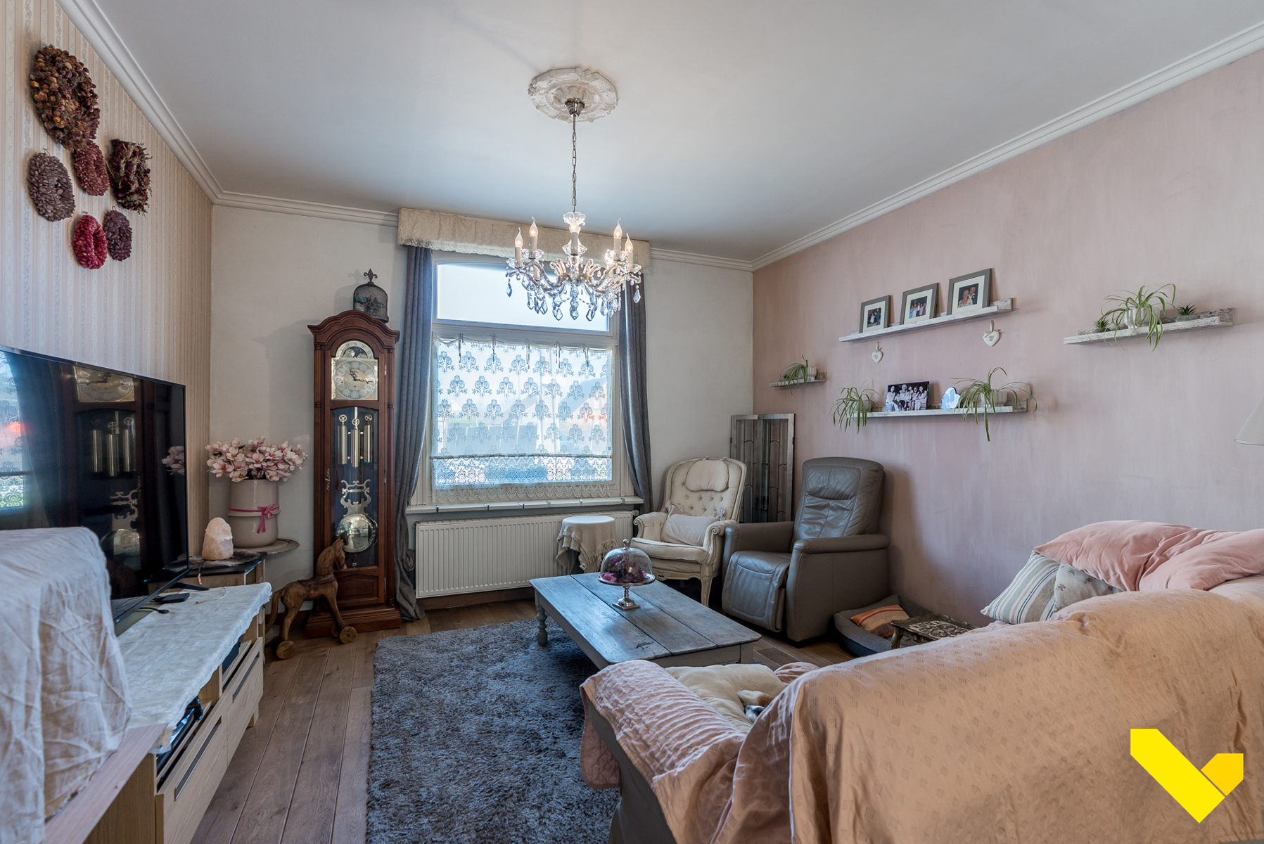 Charmante woning met brocante winkel en theehuis - foto 3