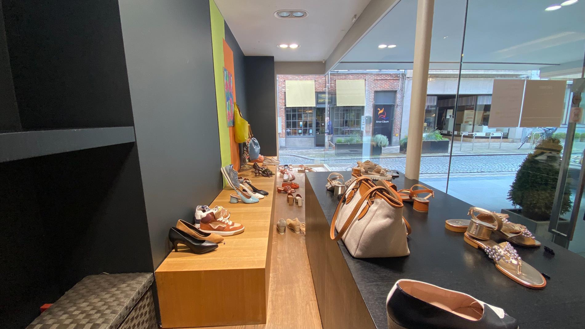 Top gelegen instapklaar handelspand te Lokeren - Kerkstraat - foto 5