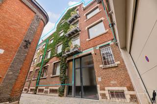 Unieke loft met perfecte synergie tussen wonen en werkenDeze uitzonderlijke loft van 553 m² vertegenwoordigt de ultieme balans tussen werk en privé...