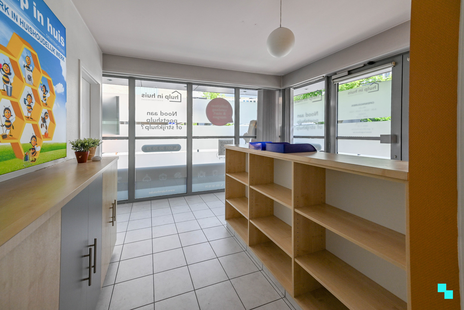 Uiterst centraal gelegen commerciële ruimte - foto 5