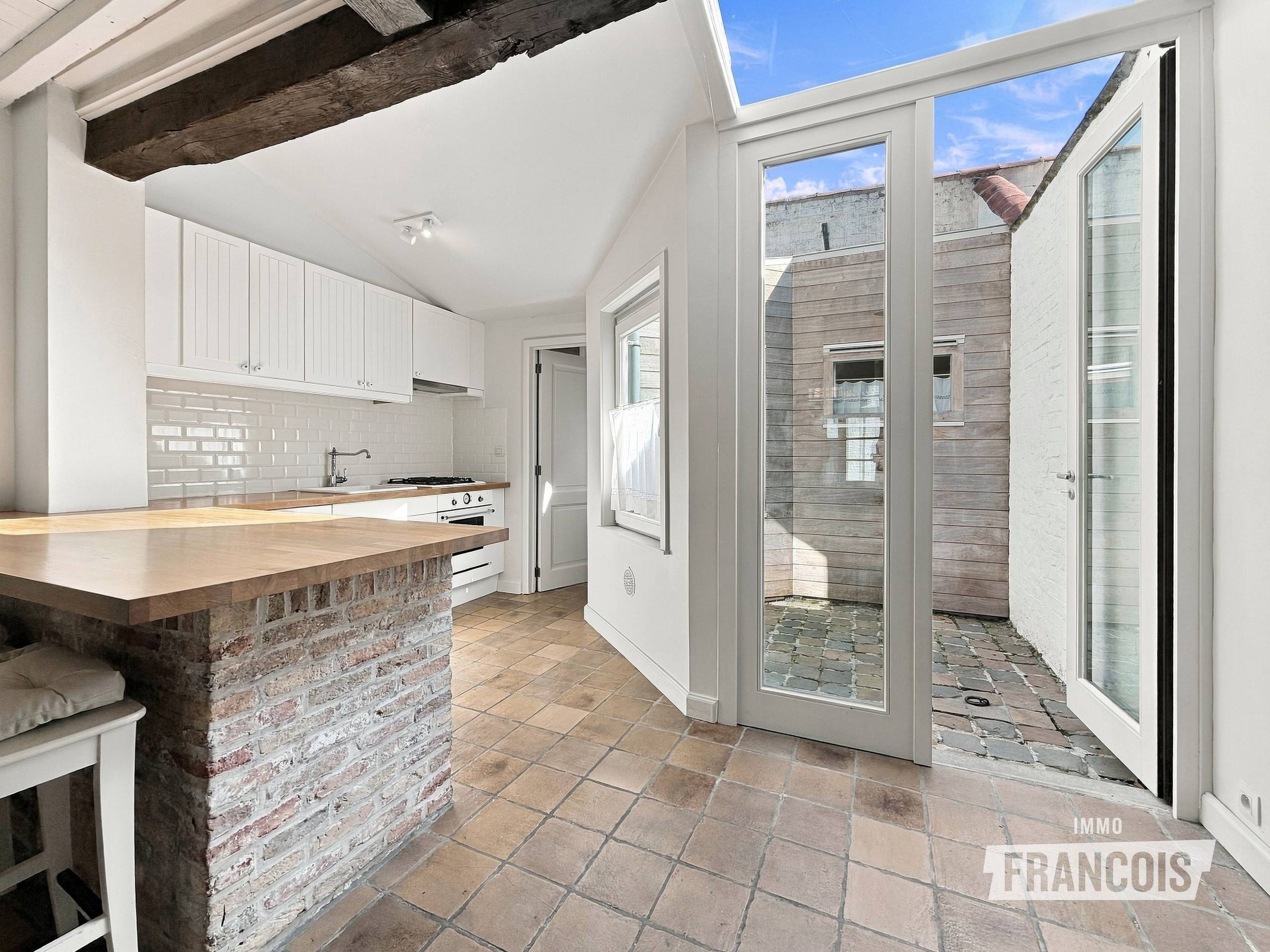 Charmante instapklare stadwoning met koer te Brugge - foto 5