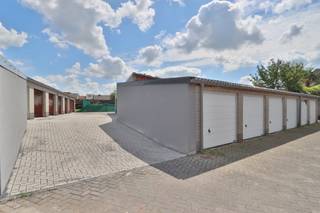 Garagebox (13,90 m²) met elektrisch oplaadpunt te huur, gelegen te Klapperstraat 22 te Beveren.De garagebox is te huur aan 124,90 euro per maand...
